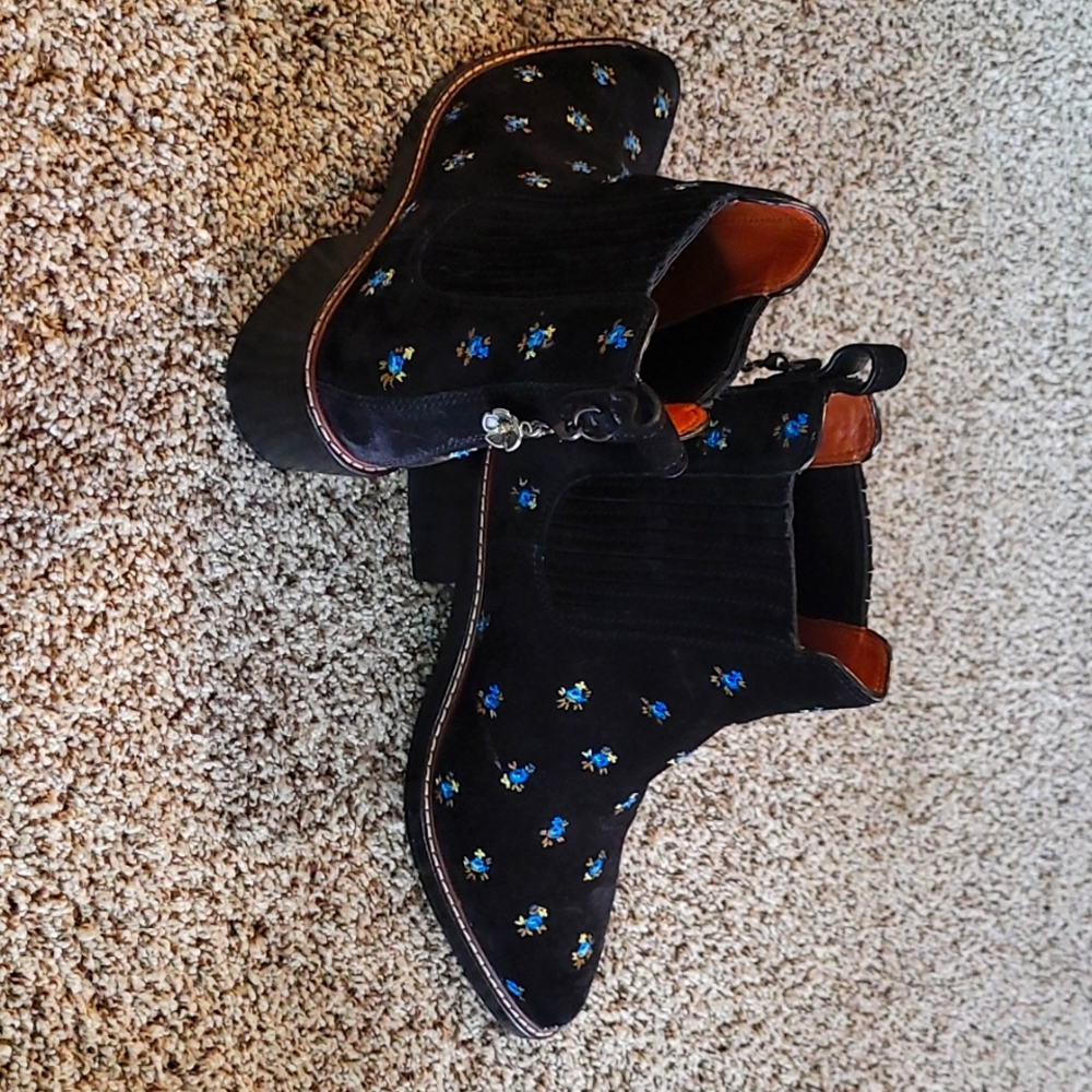 Coach Bowery Chelse Boots size 8.5